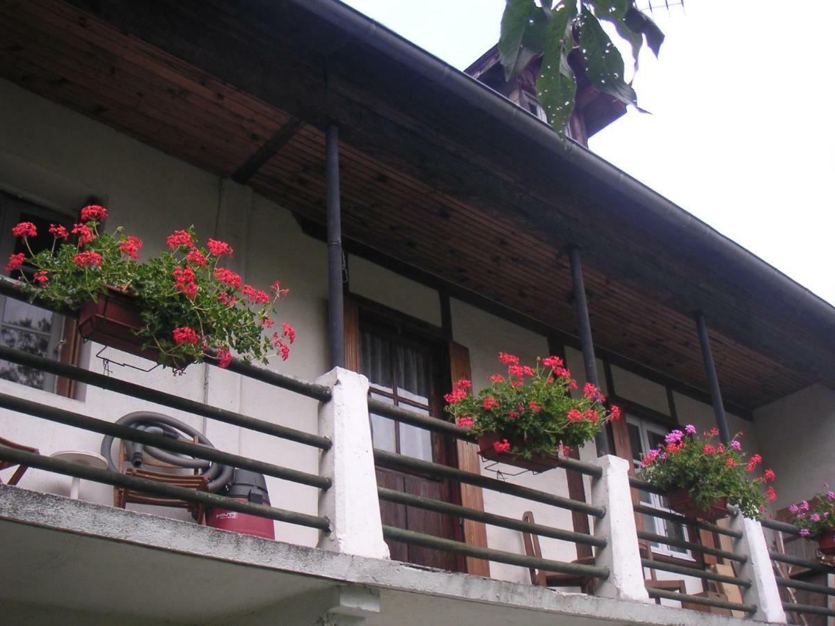 Maison Lacoste Campan Exterior foto